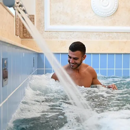 Glamping Alliance Szálloda 4*