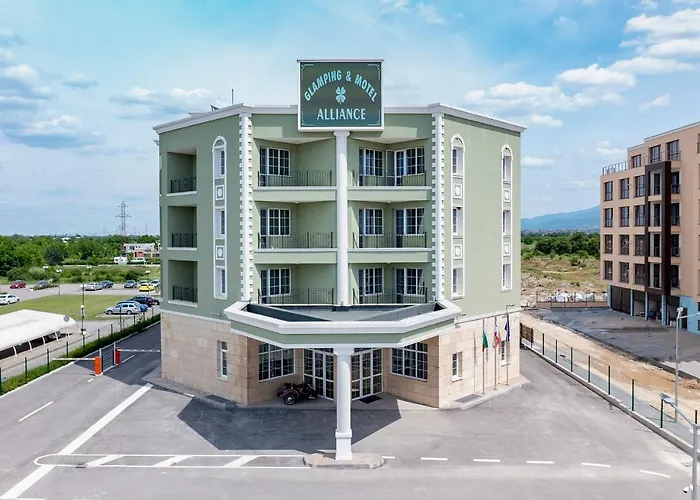 Glamping Alliance 4* 普罗夫迪夫